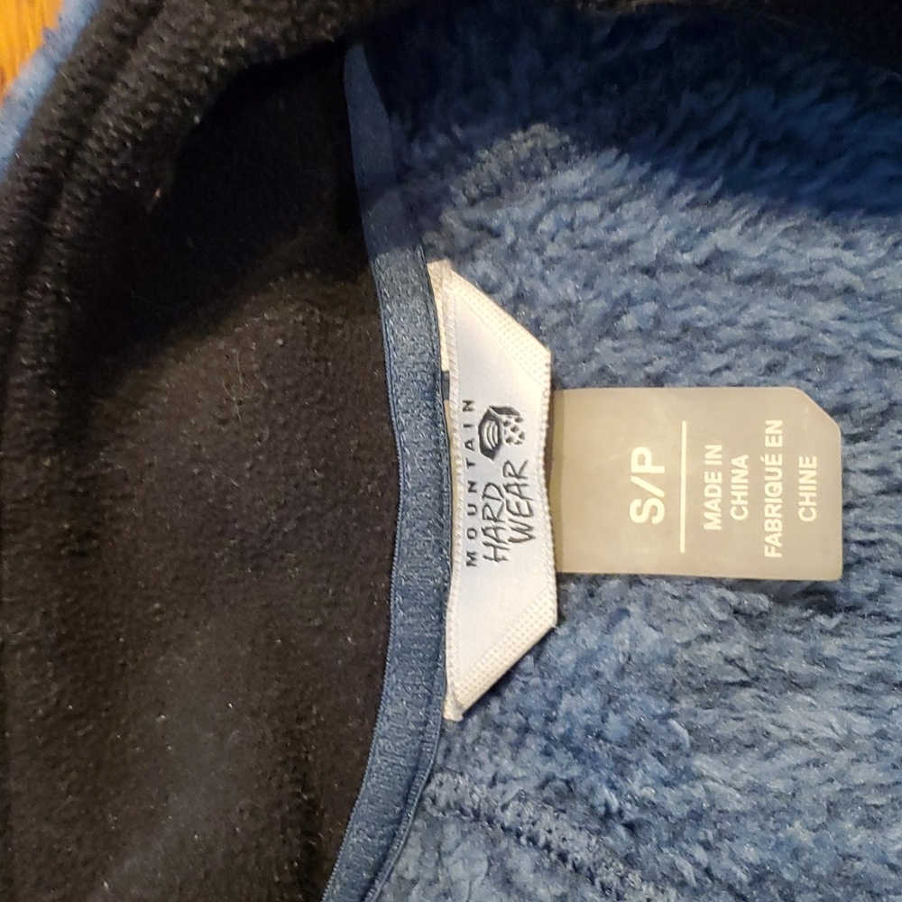 Mountain Hardware fleece jacket - Picture 2 of 5